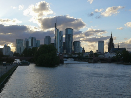 Frankfurter Skyline netzwerktreffen1