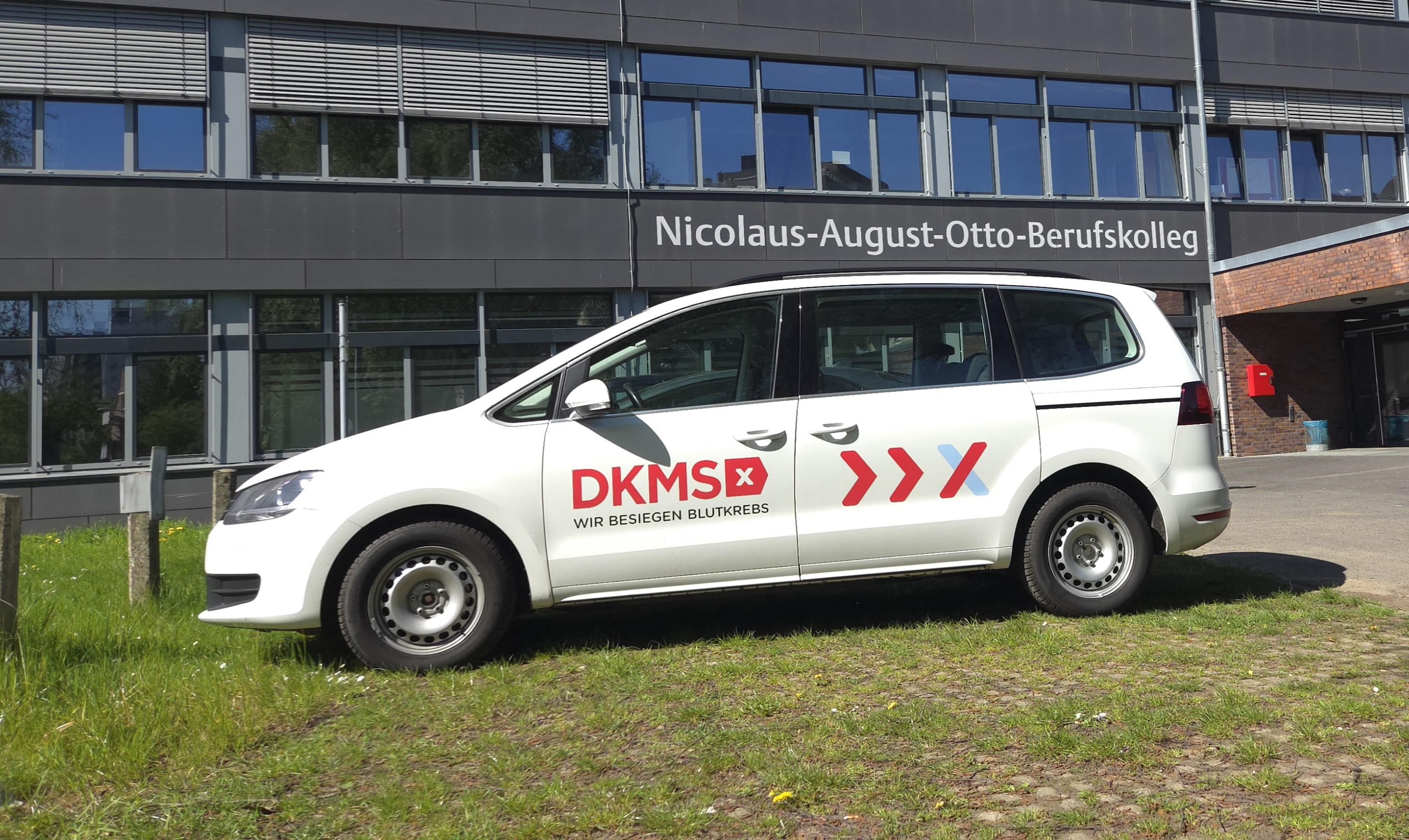 DKMS-Fahrzeug vor Fahrzeugtechnikschule 20260423_112425%282%29
