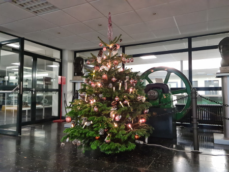 Weihnacht am NAOB, © NAOB weihnachtsbaum1