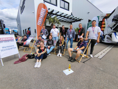 03_entspannte_Wartezone_fuer_die_naechste_Testfahrt