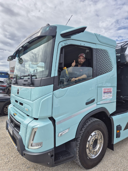 04_im_Volvo_E-Kipper